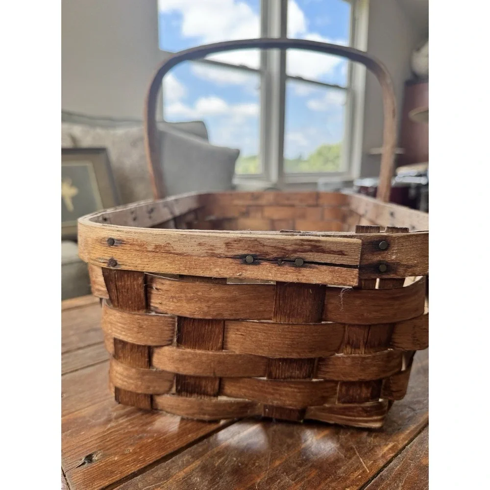 Basketville antique garden